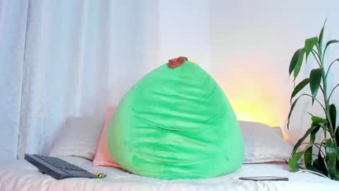     online show from 11/26/25, 08:04