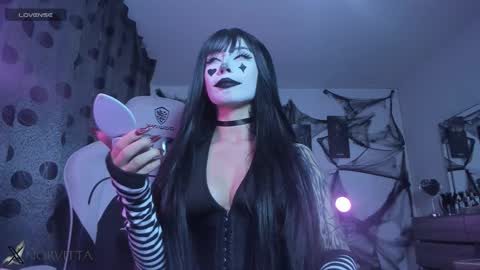    im expecting 300 thumbs up on my altar online show from 10/22/25, 10:42