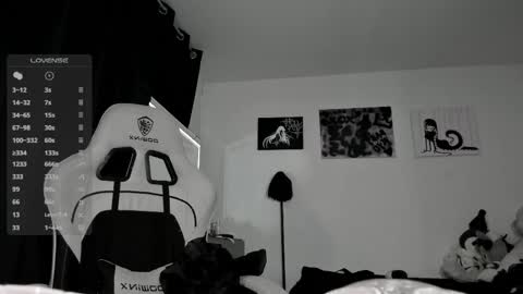 Snapshot of satanbabee_ chatting on 05/31/26, 11:17 im expecting 300 thumbs up on my altar online show from 05/31/26, 11:17