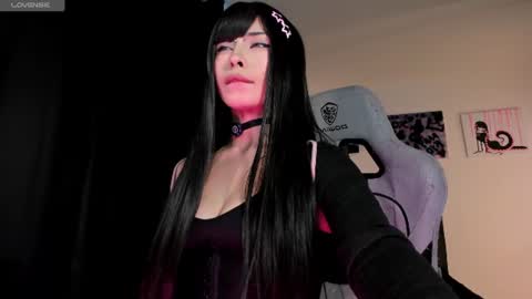 Snapshot of satanbabee_ chatting on 06/30/26, 10:33 im expecting 300 thumbs up on my altar online show from 06/30/26, 10:33