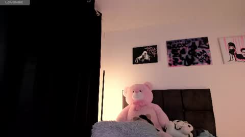 Snapshot of satanbabee_ chatting on 07/16/26, 01:00 im expecting 300 thumbs up on my altar online show from 07/16/26, 01:00