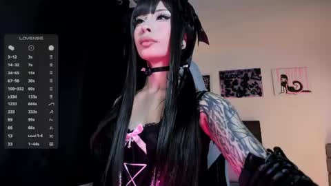 Snapshot of satanbabee_ chatting on 07/18/26, 12:37 im expecting 300 thumbs up on my altar online show from 07/18/26, 12:37