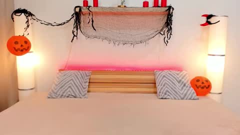 Sati online show from 10/24/25, 07:05