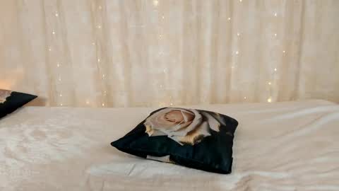 Snapshot of satimilf_ chatting on 04/21/26, 02:51 Sati online show from 04/21/26, 02:51