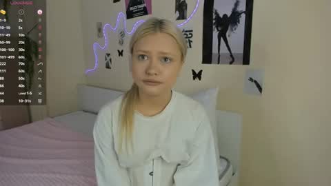 satinpresence online show from 06/10/26, 04:56