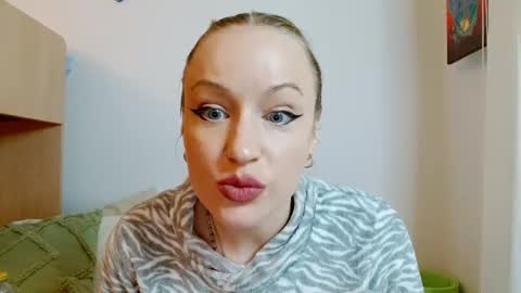 Satinqueen90 online show from 12/15/25, 11:25