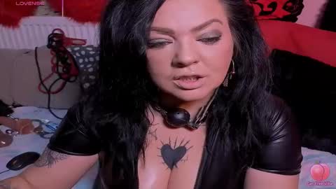 Elena online show from 12/17/25, 03:18