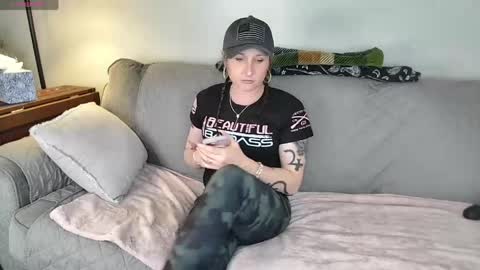 Snapshot of saturnine_princess chatting on 05/19/26, 07:53 Saturn Girl online show from 05/19/26, 07:53