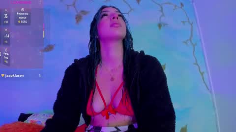 Snapshot of saturno_stone chatting on 11/19/25, 08:03 Saturnooo online show from 11/19/25, 08:03