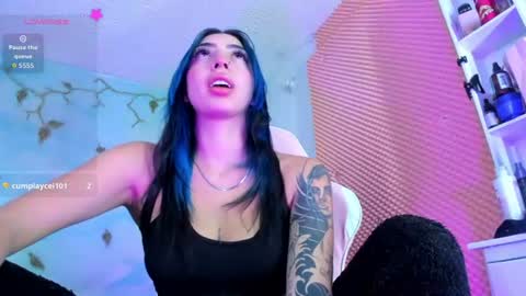 Snapshot of saturno_stone chatting on 06/19/26, 05:34 Saturnooo online show from 06/19/26, 05:34