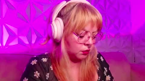 Gina George online show from 10/04/25, 11:25