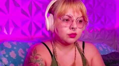 Gina George online show from 10/05/25, 10:18