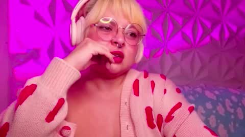 Gina George online show from 10/19/25, 12:44