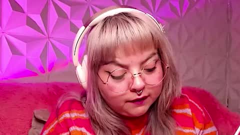 Gina George online show from 12/05/25, 12:08