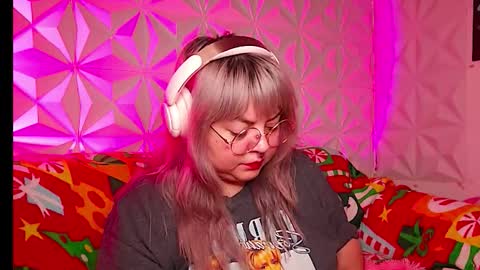 Gina George online show from 12/23/25, 02:09