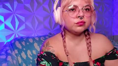 Snapshot of satyn_doll chatting on 04/19/26, 10:12 Gina George online show from 04/19/26, 10:12