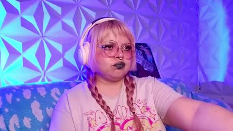 Snapshot of satyn_doll chatting on 04/29/26, 02:37 Gina George online show from 04/29/26, 02:37