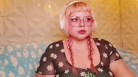 Snapshot of satyn_doll chatting on 05/17/26, 12:30 Gina George online show from 05/17/26, 12:30