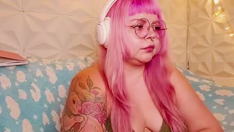 Snapshot of satyn_doll chatting on 05/23/26, 01:44 Gina George online show from 05/23/26, 01:44