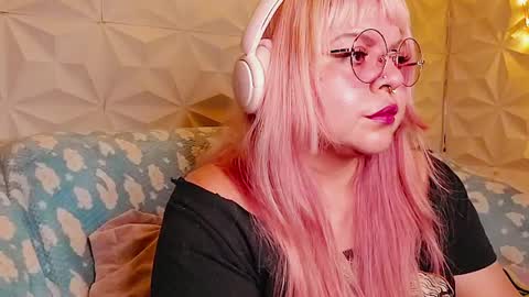 Snapshot of satyn_doll chatting on 06/10/26, 12:33 Gina George online show from 06/10/26, 12:33