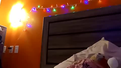 SnowBunny online show from 02/06/25, 12:00