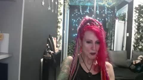 SaucySky online show from 11/10/25, 10:20