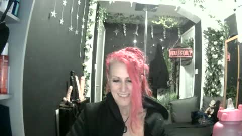 Snapshot of saucysky chatting on 04/23/26, 10:56 SaucySky online show from 04/23/26, 10:56