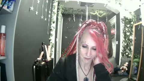 Snapshot of saucysky chatting on 05/01/26, 06:45 SaucySky online show from 05/01/26, 06:45