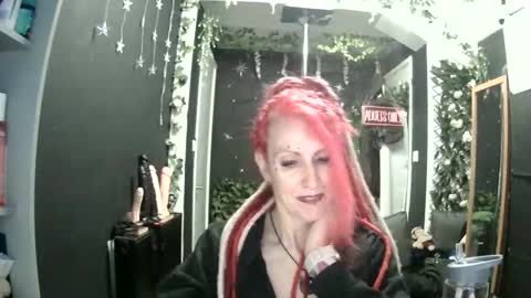 Snapshot of saucysky chatting on 05/12/26, 09:23 SaucySky online show from 05/12/26, 09:23