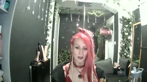 Snapshot of saucysky chatting on 05/13/26, 09:22 SaucySky online show from 05/13/26, 09:22