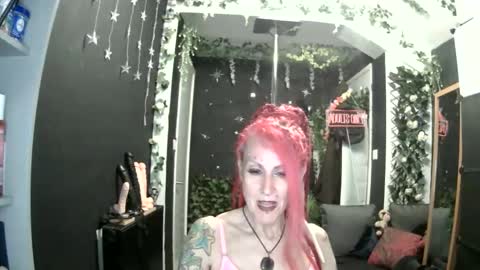 Snapshot of saucysky chatting on 05/30/26, 07:55 SaucySky online show from 05/30/26, 07:55