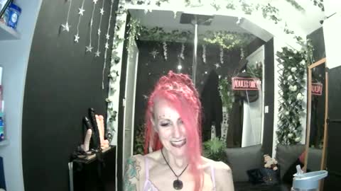 Snapshot of saucysky chatting on 06/02/26, 08:33 SaucySky online show from 06/02/26, 08:33