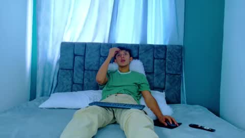 Snapshot of saul_bigboy chatting on 10/20/25, 07:47 SAUL online show from 10/20/25, 07:47