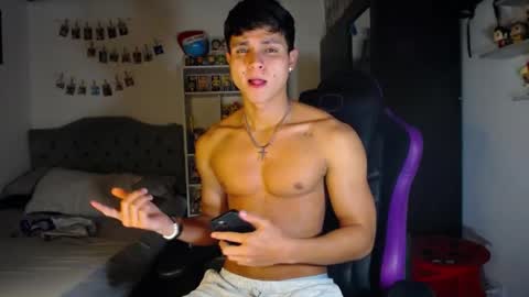 Snapshot of saulomiralles chatting on 04/19/26, 10:56 Saulo online show from 04/19/26, 10:56