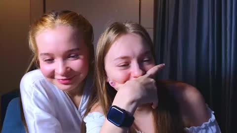 LUNA and ANNA    online show from 01/07/25, 06:56