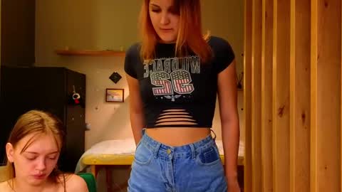 LUNA and ANNA    online show from 01/31/25, 06:03