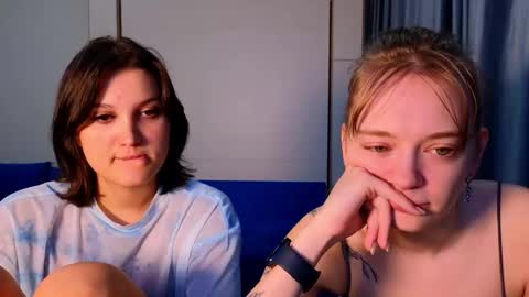 LUNA and ANNA    online show from 09/15/25, 05:57