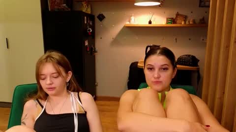 LUNA and ANNA    online show from 10/04/25, 01:31