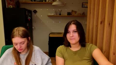 LUNA and ANNA    online show from 10/15/25, 03:12