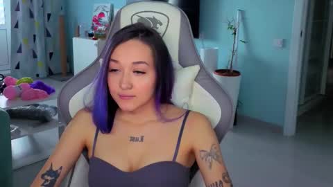 Snapshot of savage_lust_ chatting on 03/05/26, 03:13 Ariel online show from 03/05/26, 03:13