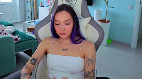 Snapshot of savage_lust_ chatting on 03/15/26, 04:29 Ariel online show from 03/15/26, 04:29