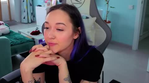 Snapshot of savage_lust_ chatting on 03/19/26, 04:38 Ariel online show from 03/19/26, 04:38