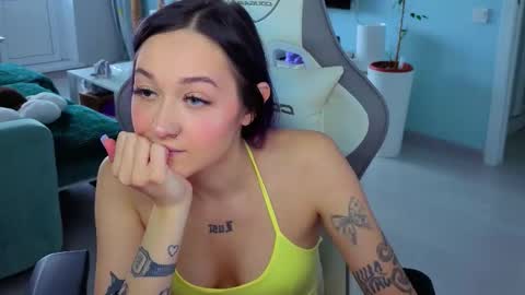 Snapshot of savage_lust_ chatting on 03/26/26, 03:56 Ariel online show from 03/26/26, 03:56