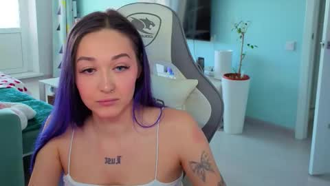 Snapshot of savage_lust_ chatting on 04/01/26, 03:18 Ariel online show from 04/01/26, 03:18