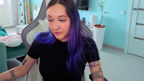 Snapshot of savage_lust_ chatting on 04/09/26, 06:19 Ariel online show from 04/09/26, 06:19