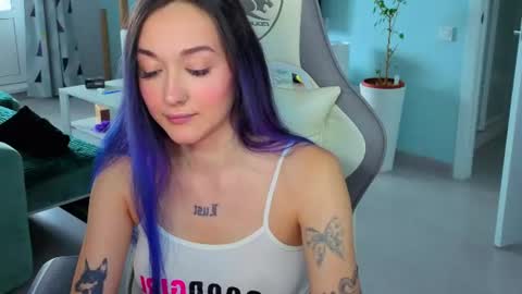 Snapshot of savage_lust_ chatting on 06/12/26, 03:38 Ariel online show from 06/12/26, 03:38
