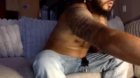 Snapshot of savagebullxxx chatting on 11/09/25, 03:27 savagebullxxx online show from 11/09/25, 03:27