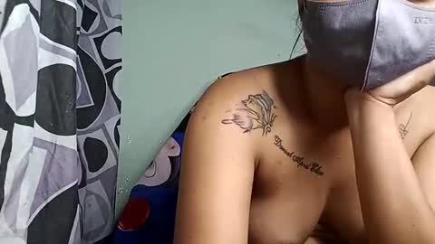 Snapshot of savannahot833323 chatting on 11/28/25, 01:08 Y online show from 11/28/25, 01:08