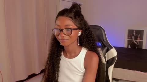 Savannahwildee online show from 12/21/24, 09:36