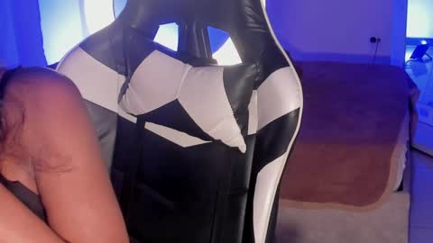 Savannahwildee online show from 02/09/25, 09:37